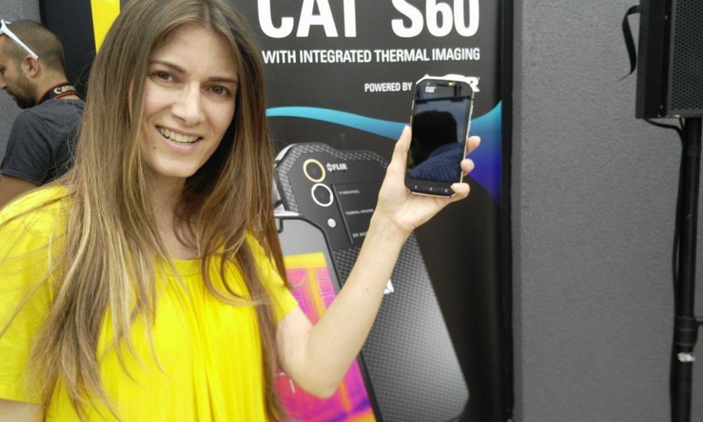 Cat S60