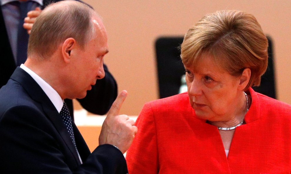 Vladimir Putin i Angela Merkel