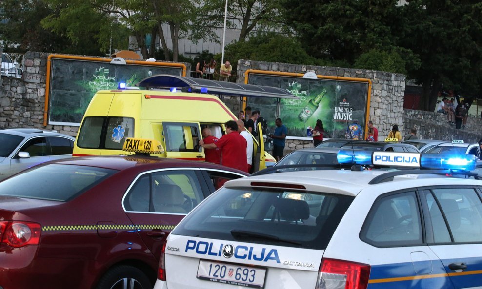 Mladić koji je pokušao pobjeći policiji ugušio se nakon što je progutao plastičnu vrećicu s marihuanom