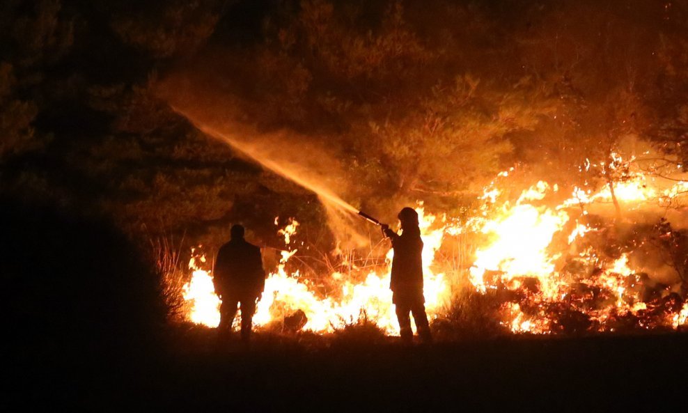 Proširio se požar na sjeveru Hercegovine, zatražena pomoć vojske BiH