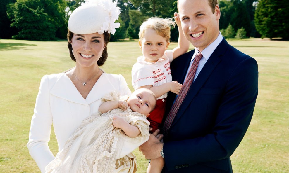 Princ George i kraljevska obitelj