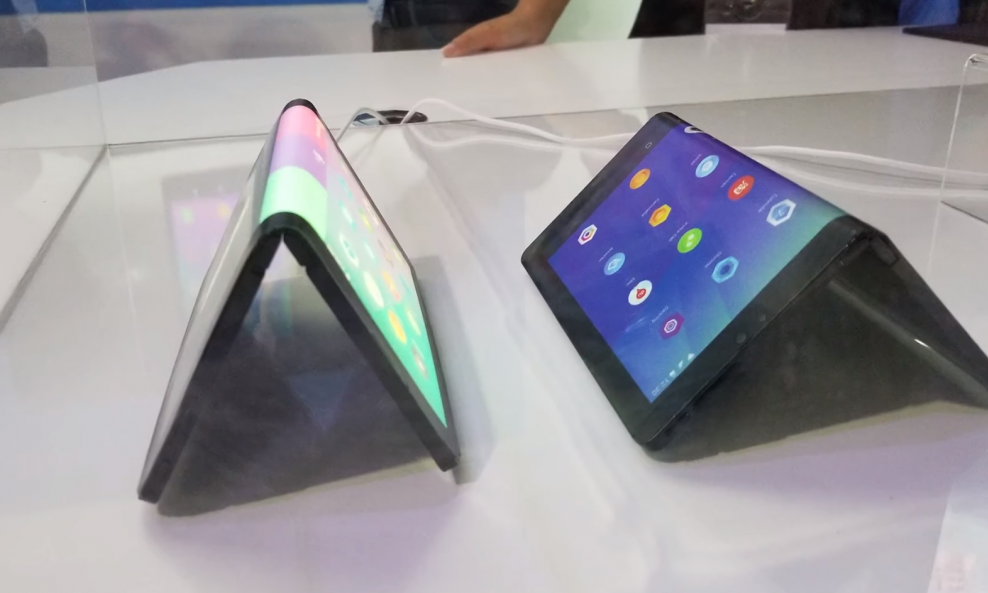 Lenovo Folio, tablet koji se savijanjem može pretvoriti u (golemi) smartphone