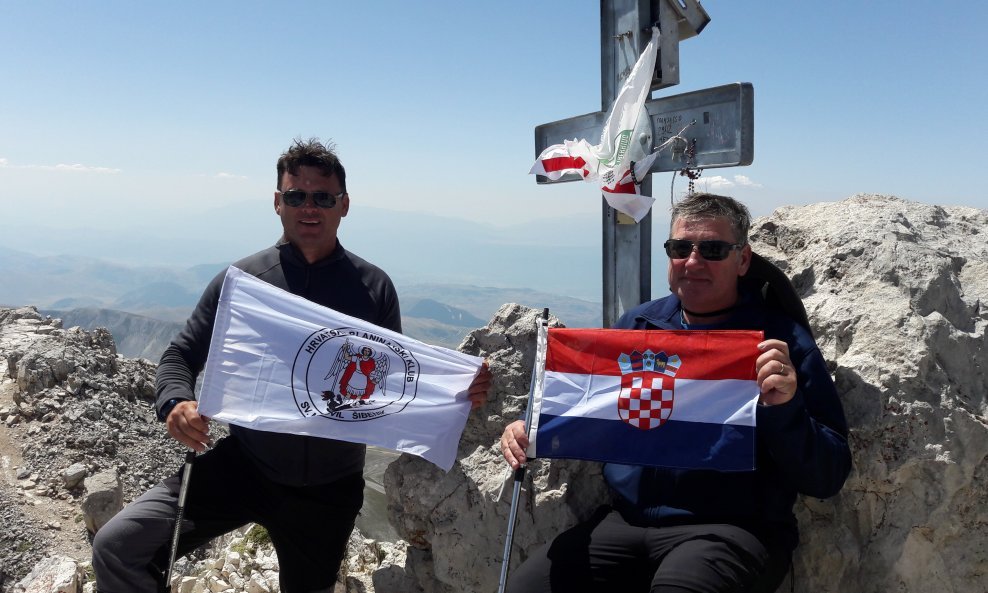 Emil Lemac i Tomislav Pavić na talijanskom vrhu nakon morskih pustolovina