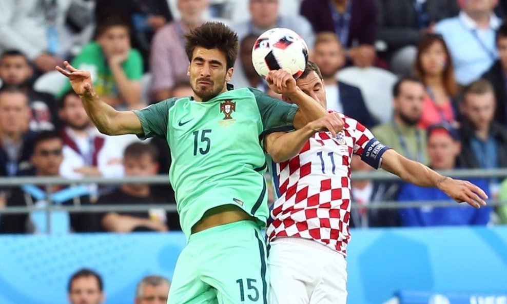 Andre Gomes i Darijo Srna