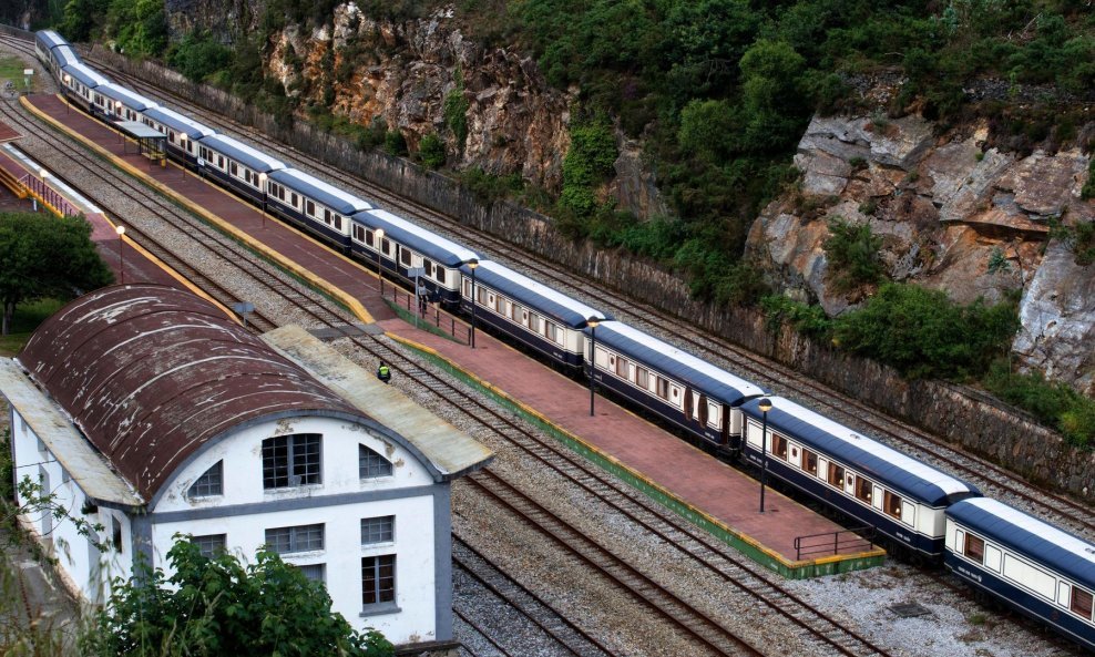 Ekspresni španjolski vlak Renfe (ilustrativna fotografija)