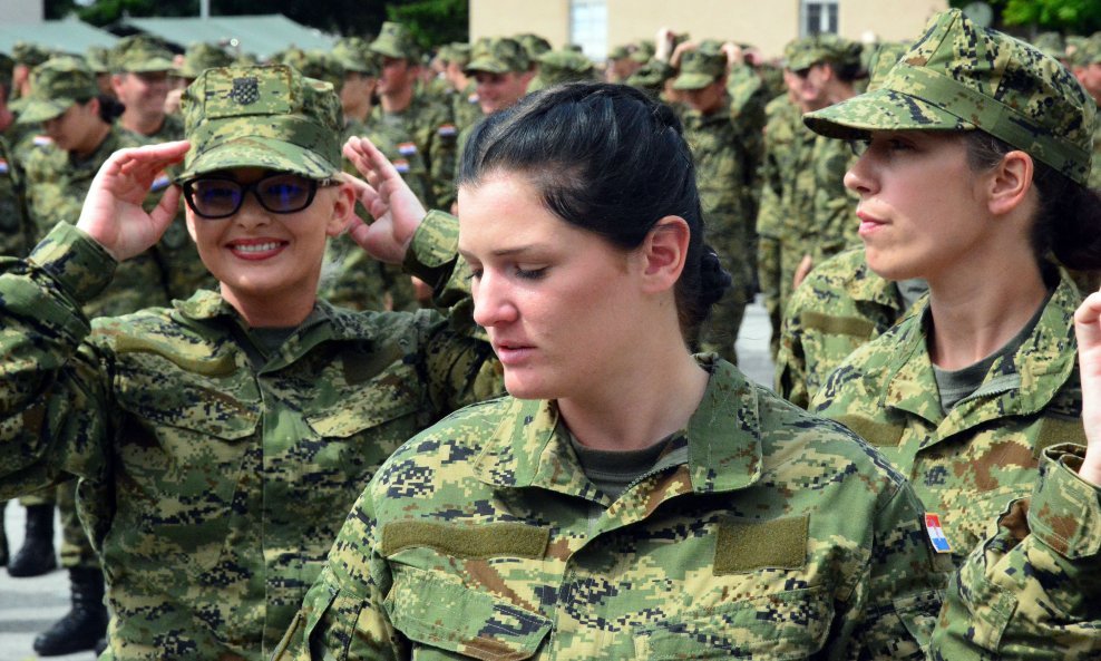 Ročnice Hrvatske vojske prilikom prisege (ilustrativna fotografija)