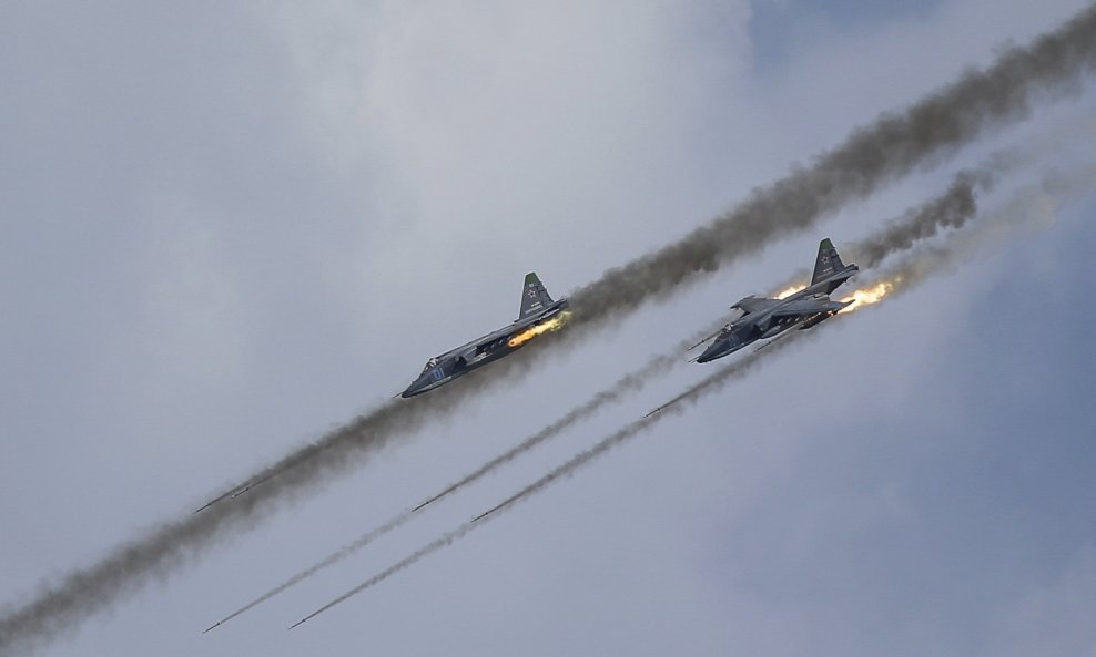 ruski avioni bombardiraju položaje ISIL-a u Siriji