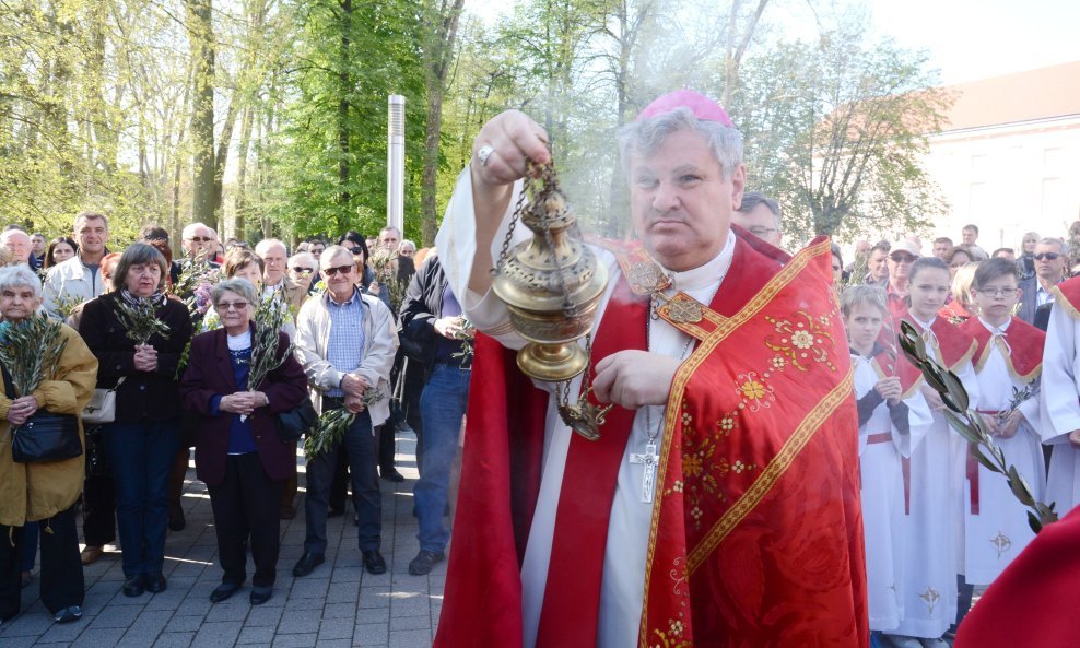 Biskup Košić često komentira politička zbivanja u zemlji