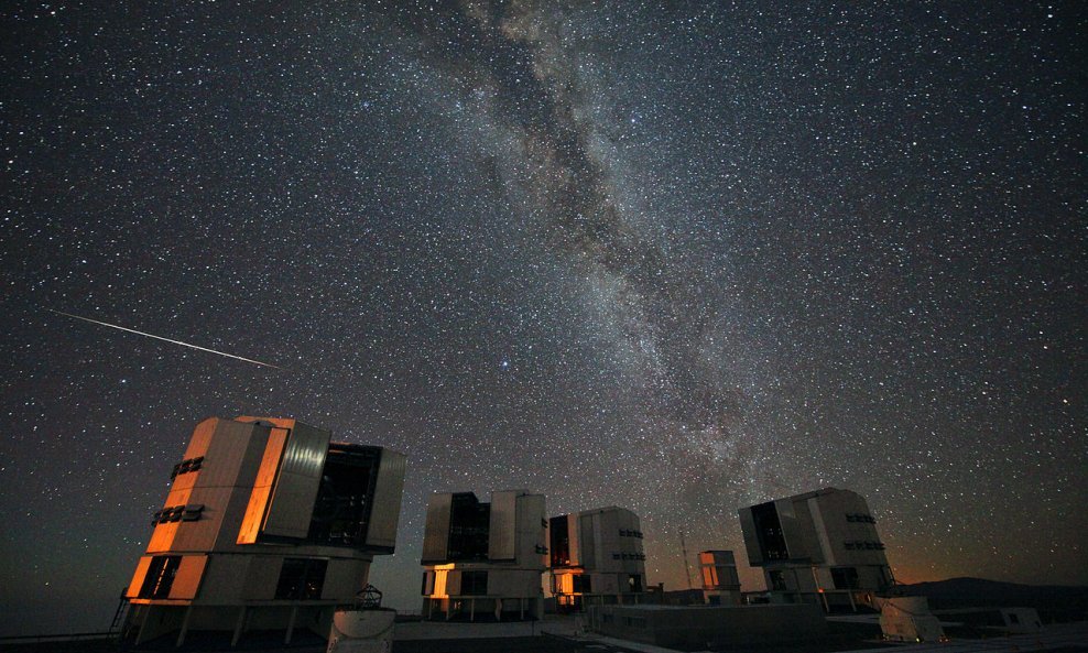 Perzeidi iznad Vrlo velikog teleskopa 2010. godine