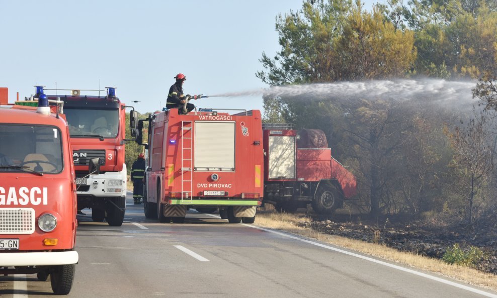 Požar kod Plavnog još uvijek nije lokaliziran