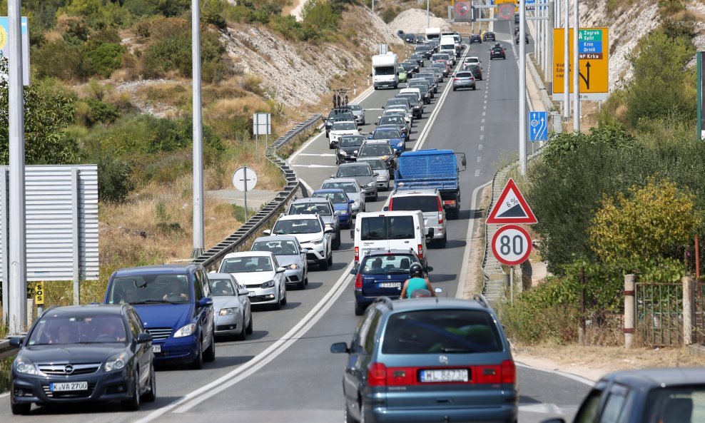 Prometna gužva na Jadranskoj magistrali