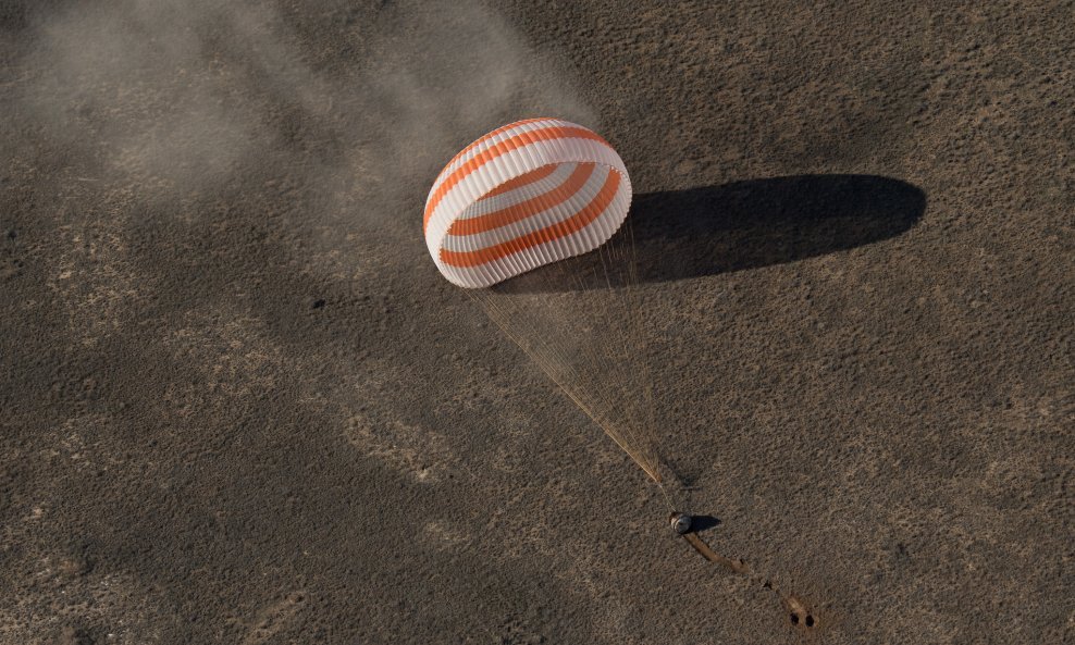 Ateriranje letjelice Soyuz MS-02