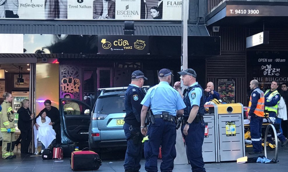 Automobilom se zaletio u sedmero školske djece i ženu u Melbourneu