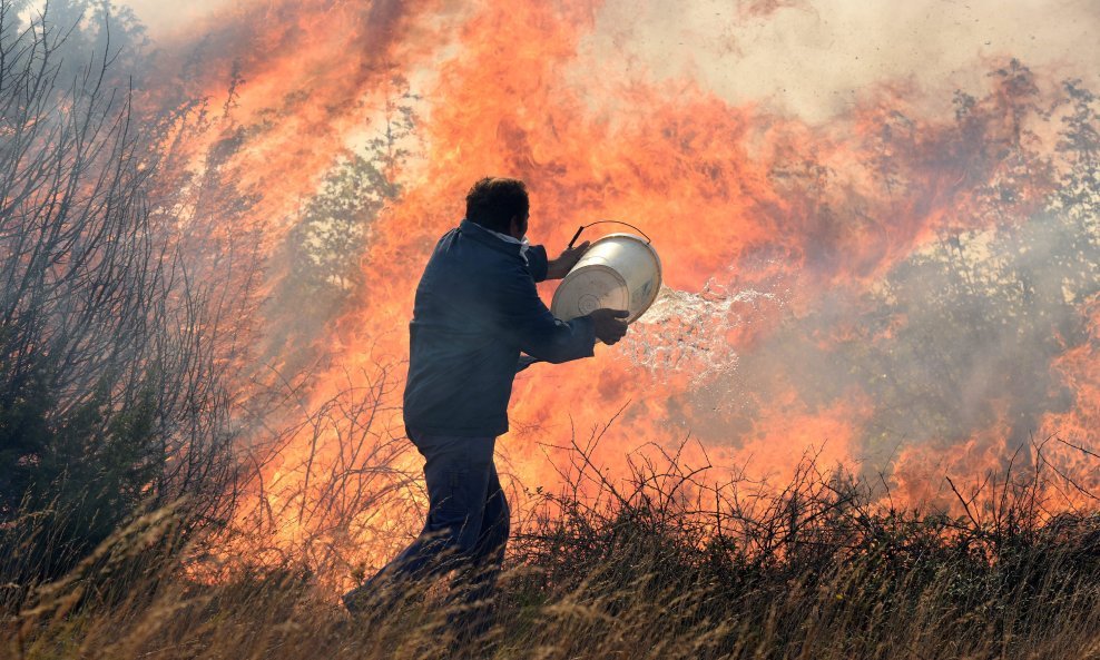 Požar u Pristegu kod Zadra