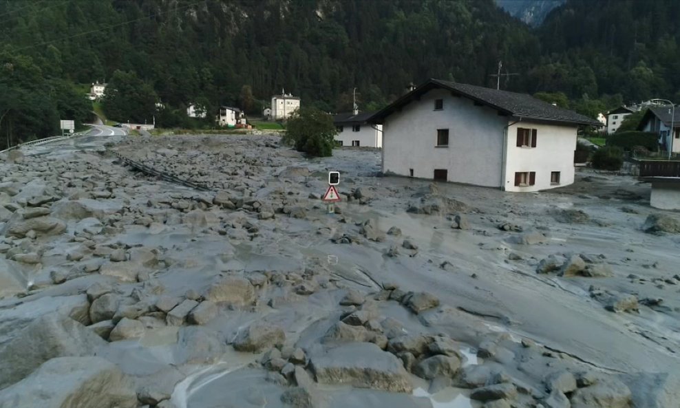 Blatna bujica sručila se s planine i odnijela 14 života