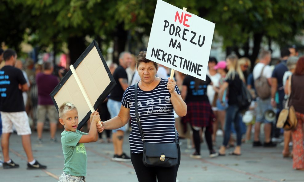 Udruga poreznih obveznika Lipa pozvala je građane da potpišu online peticiju protiv uvođenja novih poreza