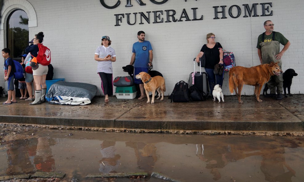 Mnogi stanovnici Texasau bijegu od poplava sa sobom su poveli svoje kućne ljubimce