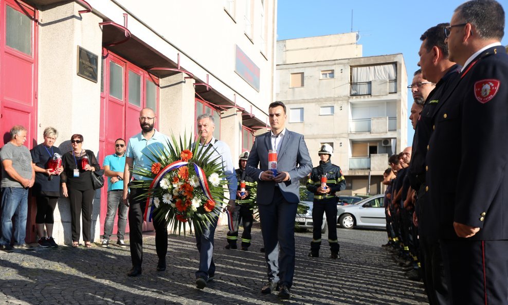 Polaganjem vijenaca obilježena deseta obljetnica Kornatske tragedije