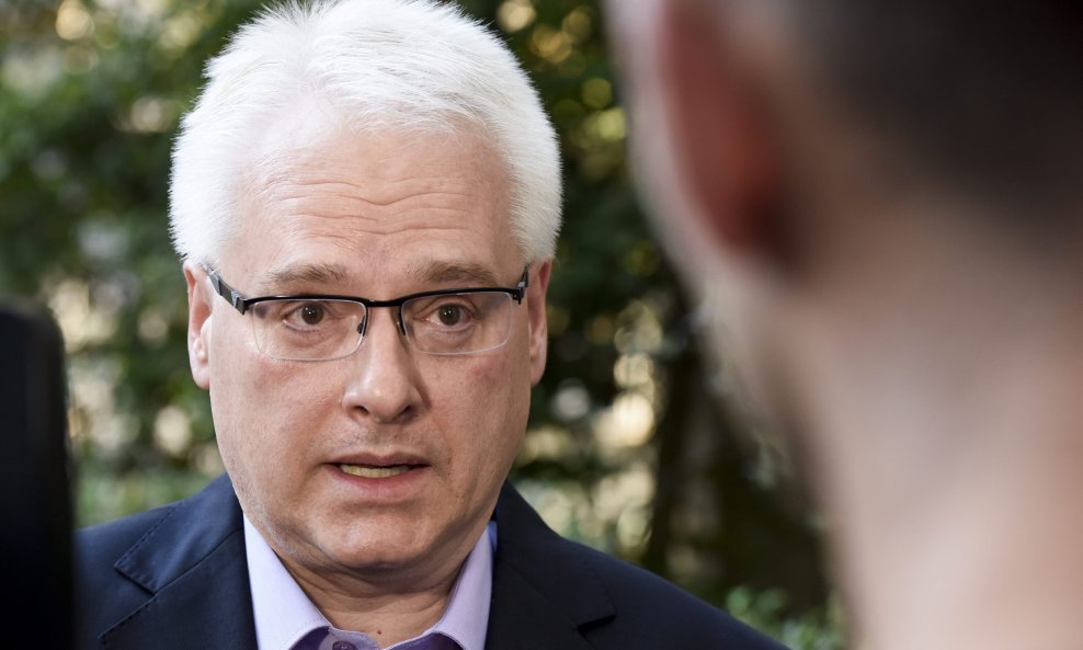 Josipović smatra da je Bandić zaslužio počasni doktorat