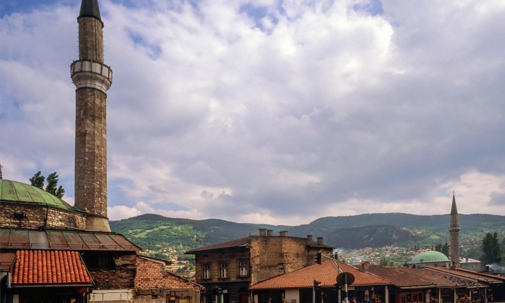 Tužiteljstvo BiH podiglo je optužnicu protiv 11 bivših pripadninka Armije BiH i policije