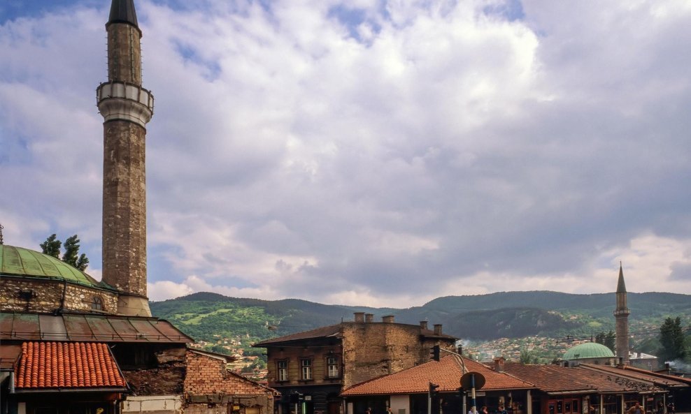 Tužiteljstvo BiH podiglo je optužnicu protiv 11 bivših pripadninka Armije BiH i policije