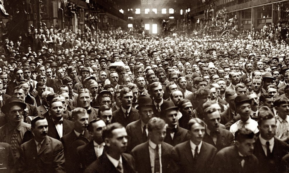 Publika, West Allis, Wisconsin, 1908.