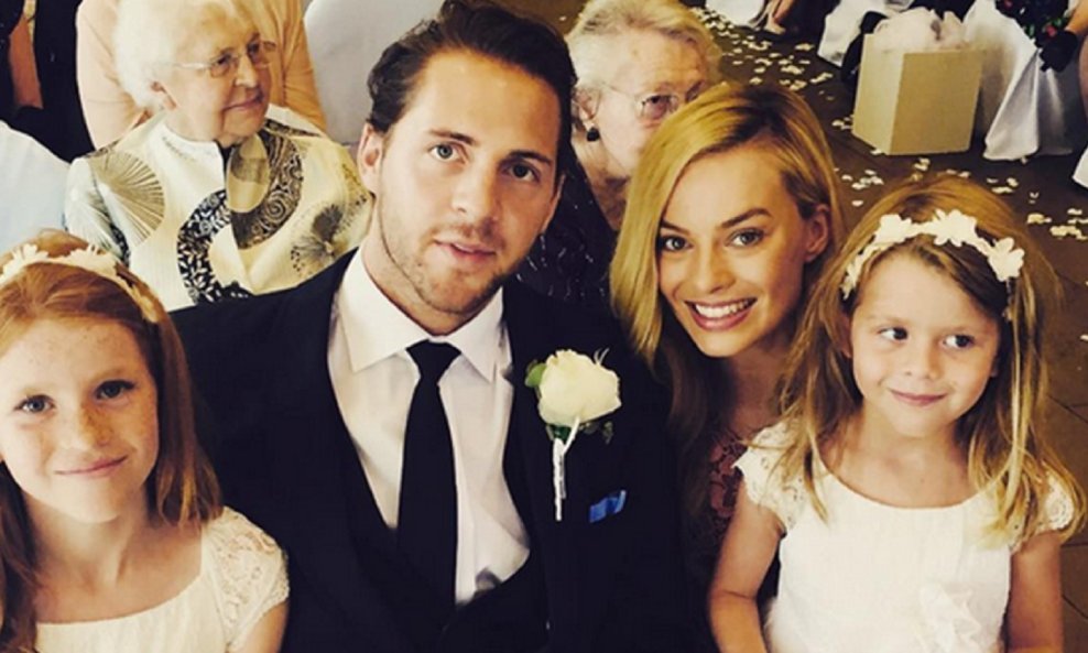 Margot Robbie i Tom Ackerley