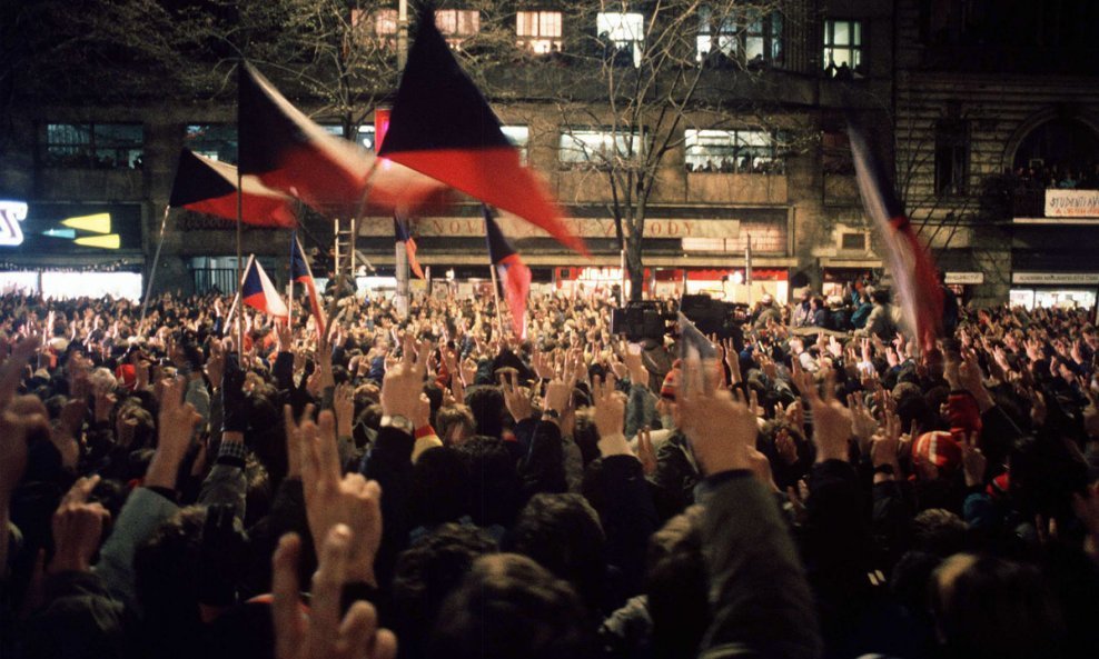 Baršunasta revolucija u Pragu 1989