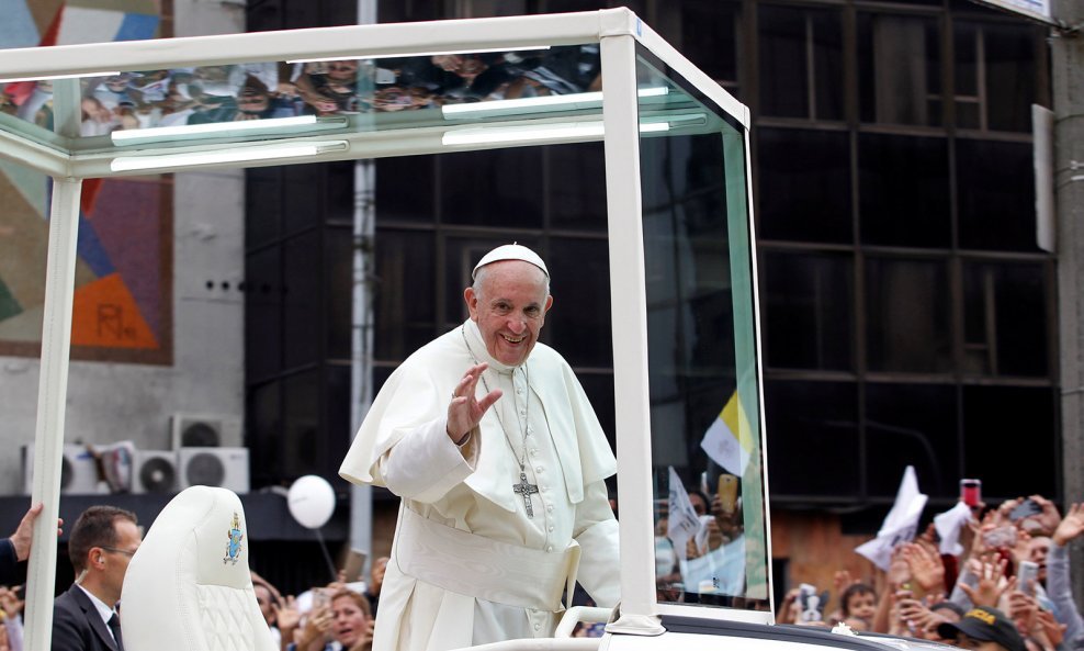 Skupina ultrakonzervativaca optužila je papu Franju da širi 'hereze'