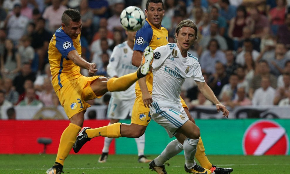 Luka Modrić protiv APOEL-a
