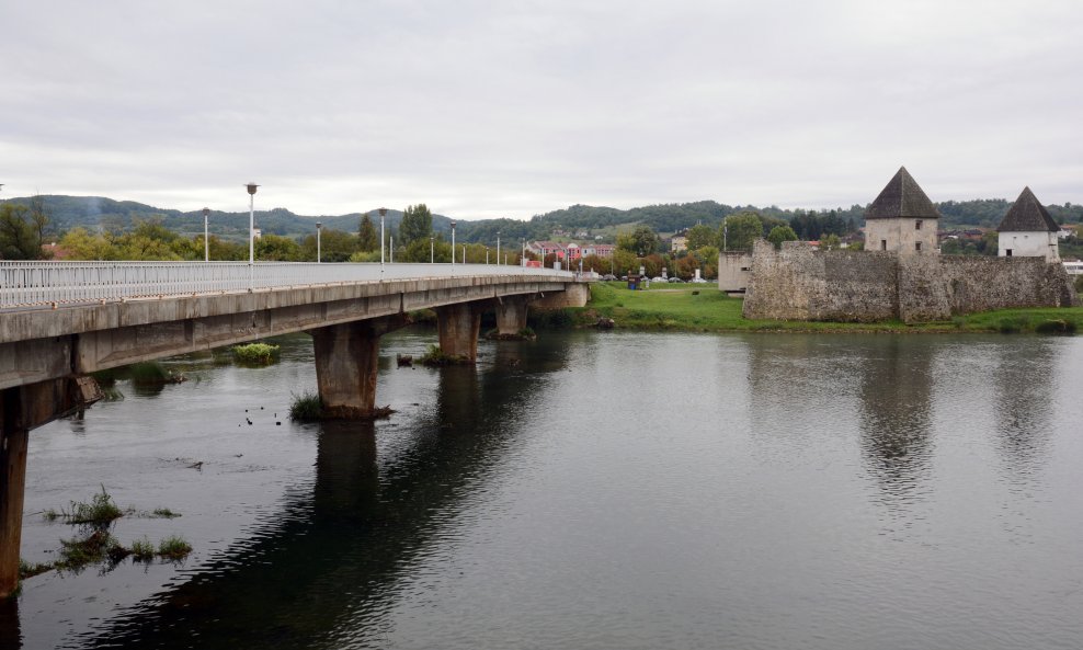 Vodostaj Une u Hrvatskoj Kostajnici raste