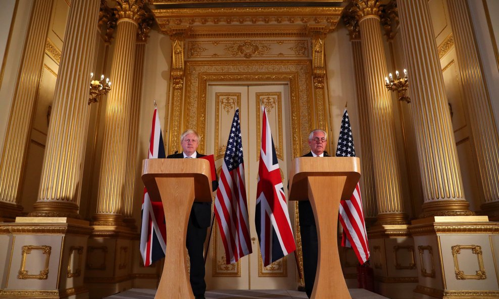 Tillerson s britanskim kolegom Johnsonom