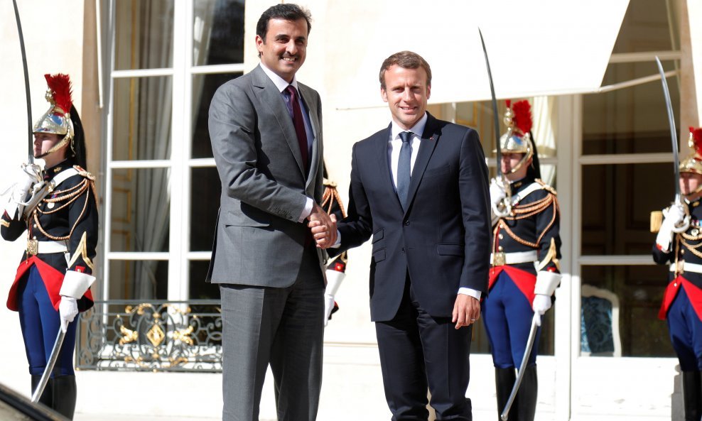 Macron s katarskim emirom