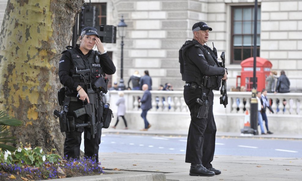 Mali broj ljudi ozlijeđen u eksploziji u Londonu za koju policija misli da nije vjerojatno da je terorizam