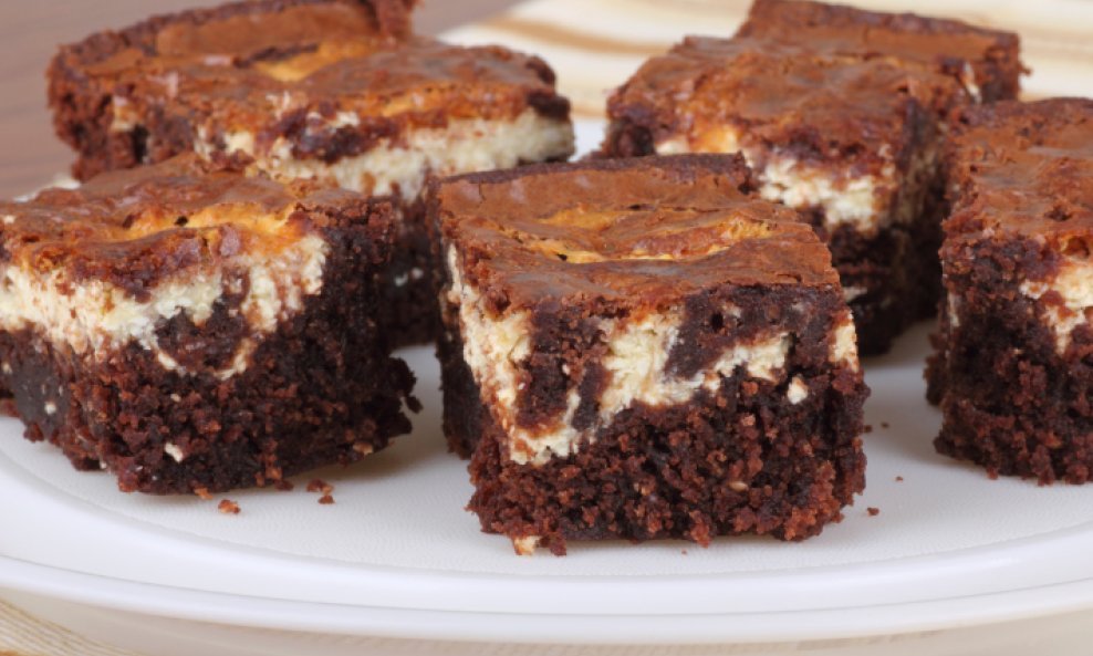 Čokoladni cheesecake brownies