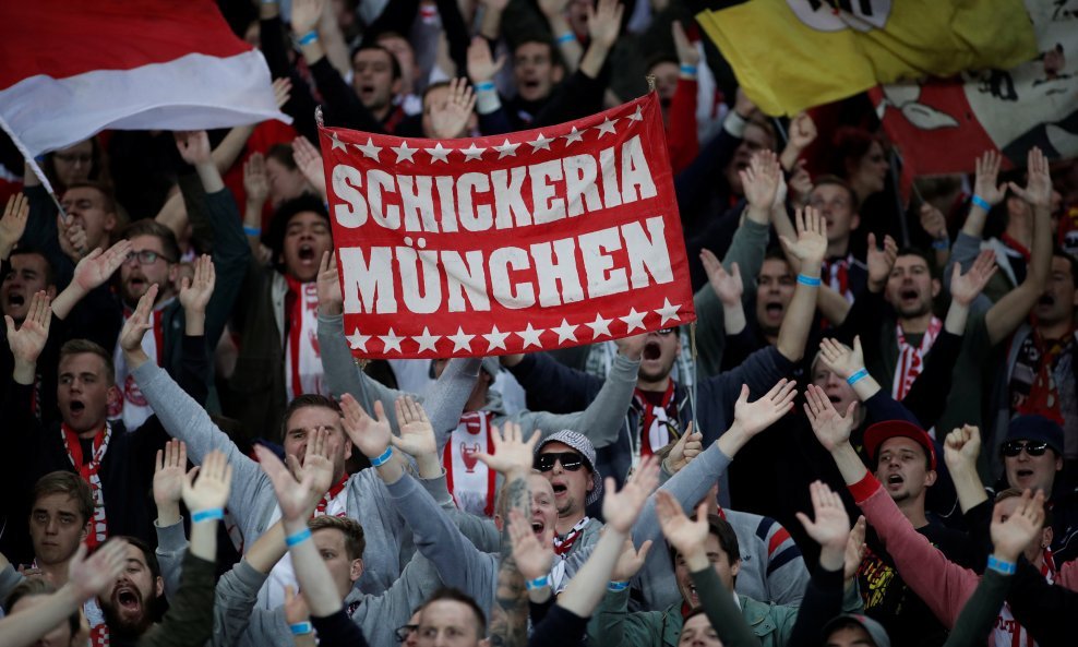 Navijači Bayerna poslali su jasnu poruku prije utakmice