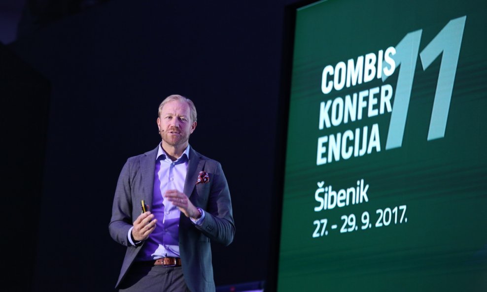 Jonas Kjellberg tijekom Combisove konferencije 2017.
