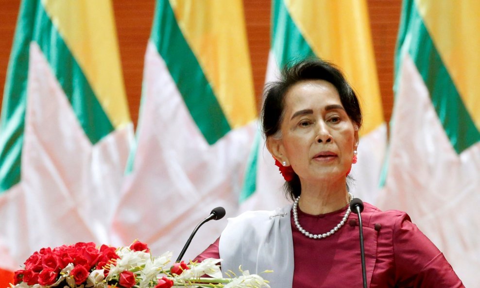 Dobitnica Nobelove nagrade Aung San Suu Kyi predvodi civilnu vladu Mjanmara koja je zamijenila vojnu huntu