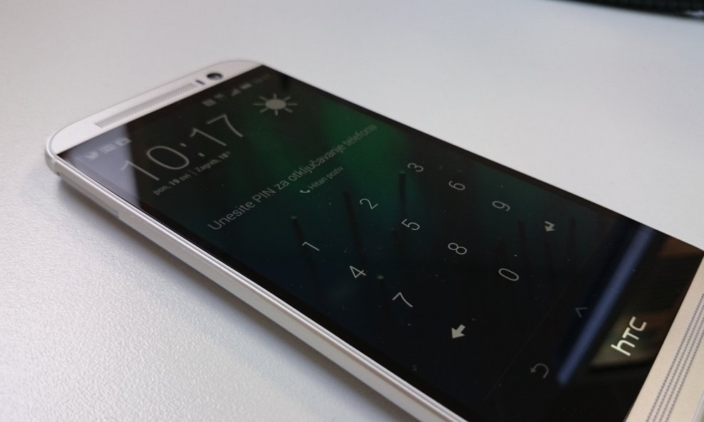 HTC One (M8)