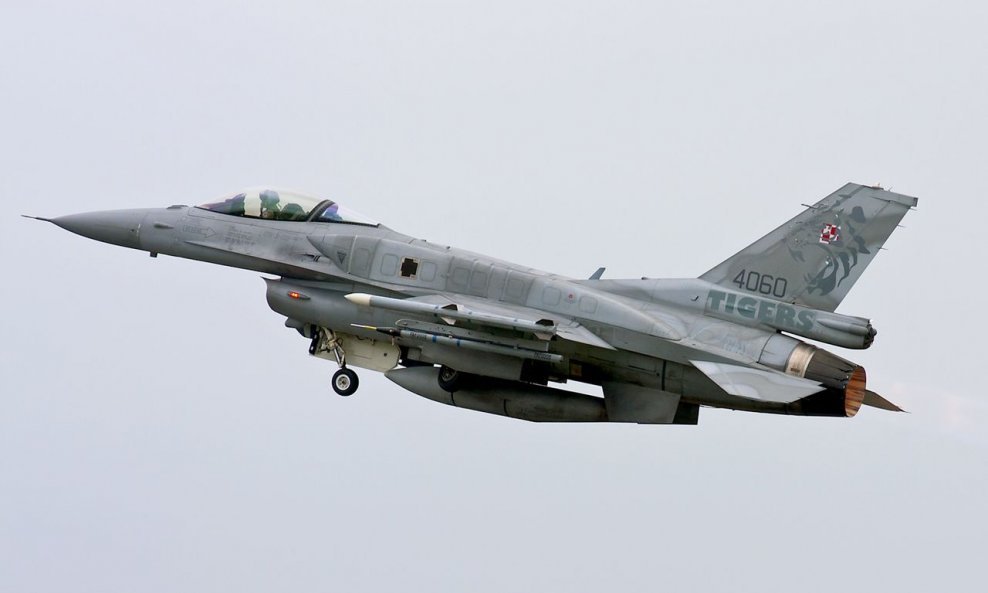 Poljski lovac F-16