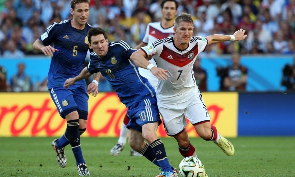 Messi protiv Schweinsteigera