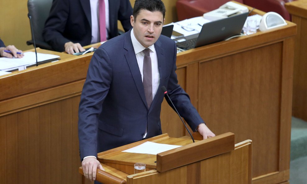 Šef SDP-a Davor Bernardić ustvrdio je da je Ivica Todorić aktivirao lex Agrokor