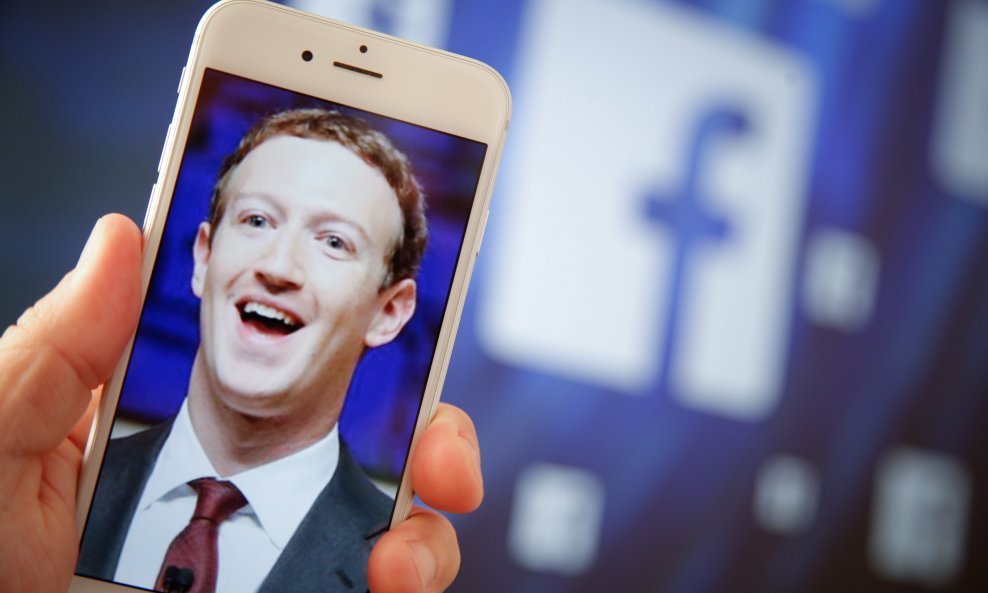 Mark Zuckenberg (33) osnivač je i izvršni predsjednik Facebooka. Njegovu društvenu mrežu koristi više od milijardu ljudi što ga je učinilo jednim od najbogatijih ljudi svijeta.