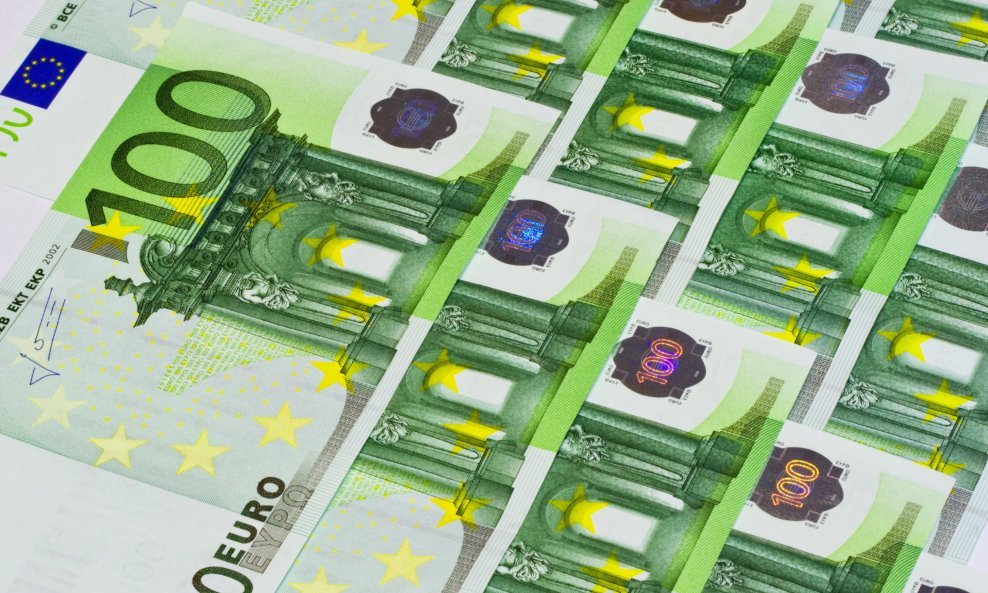 Treba li Hrvatskoj euro?