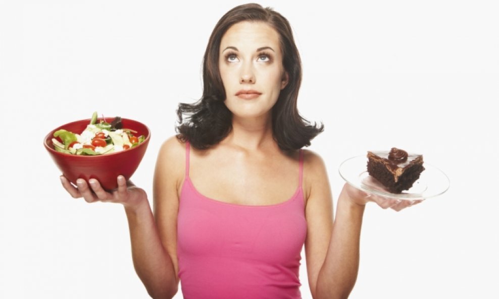 žena hrana dijeta višak kilograma mršavljenje