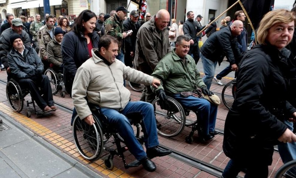 Branitelji invalidi na putu iz Savske prema Saboru  (10)