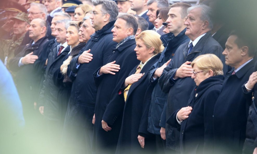 Vukovarski gradonačelnik Ivan Penava i vukovarsko-srijemski župan Božo Galić u Koloni sjećanja