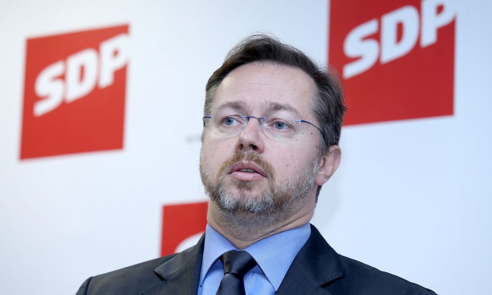SDP-ov saborski zastupnik i bivši ministar zdravstva Siniša Varga