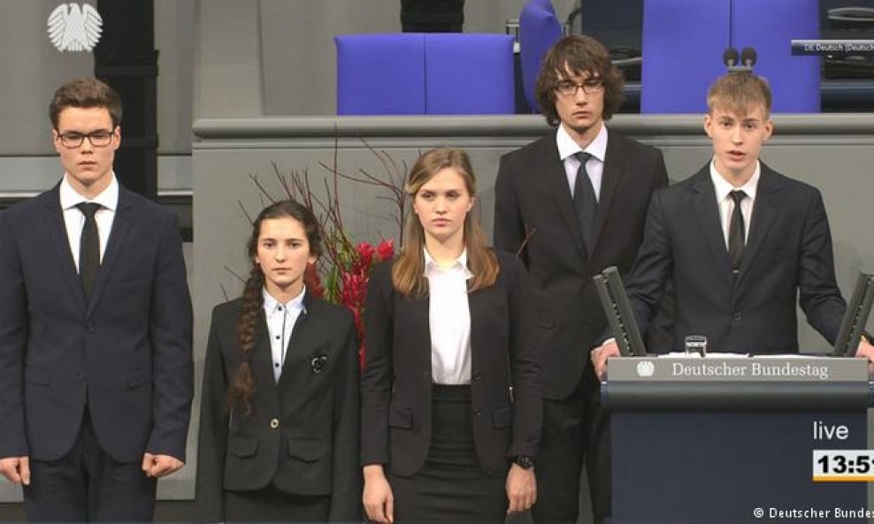 Nikolaj Dezjatničenko za govornicom u Bundestagu