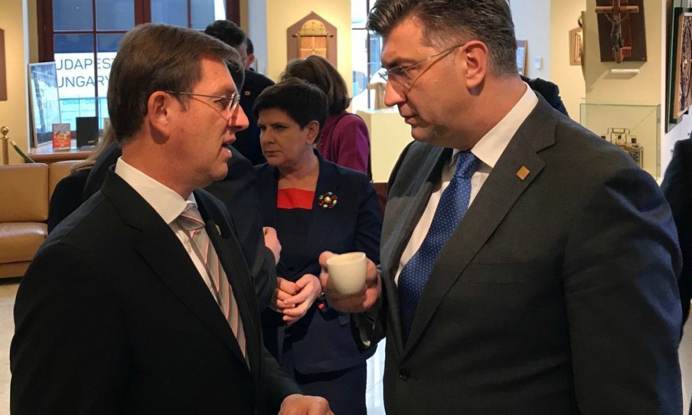 Miro Cerar i Andrej Plenković za nedavnog neformalnog susreta u Budimpešti